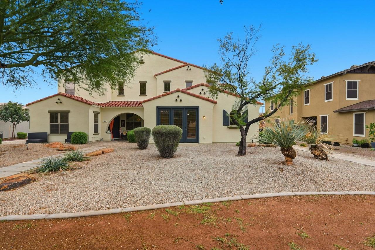 13441 151st Drive - Photo 3 of 45