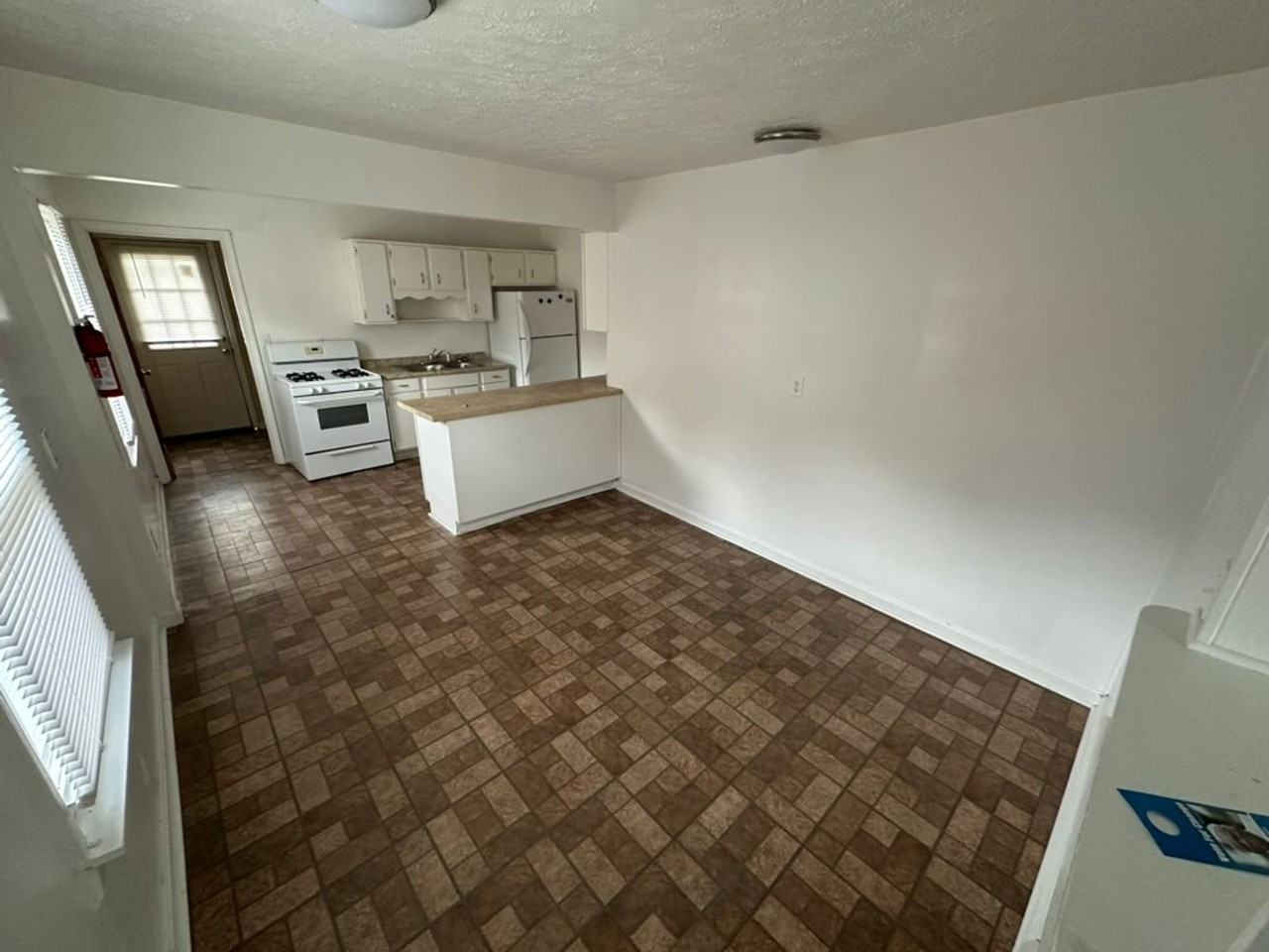 4514 Winnrose Way - Photo 6 of 11