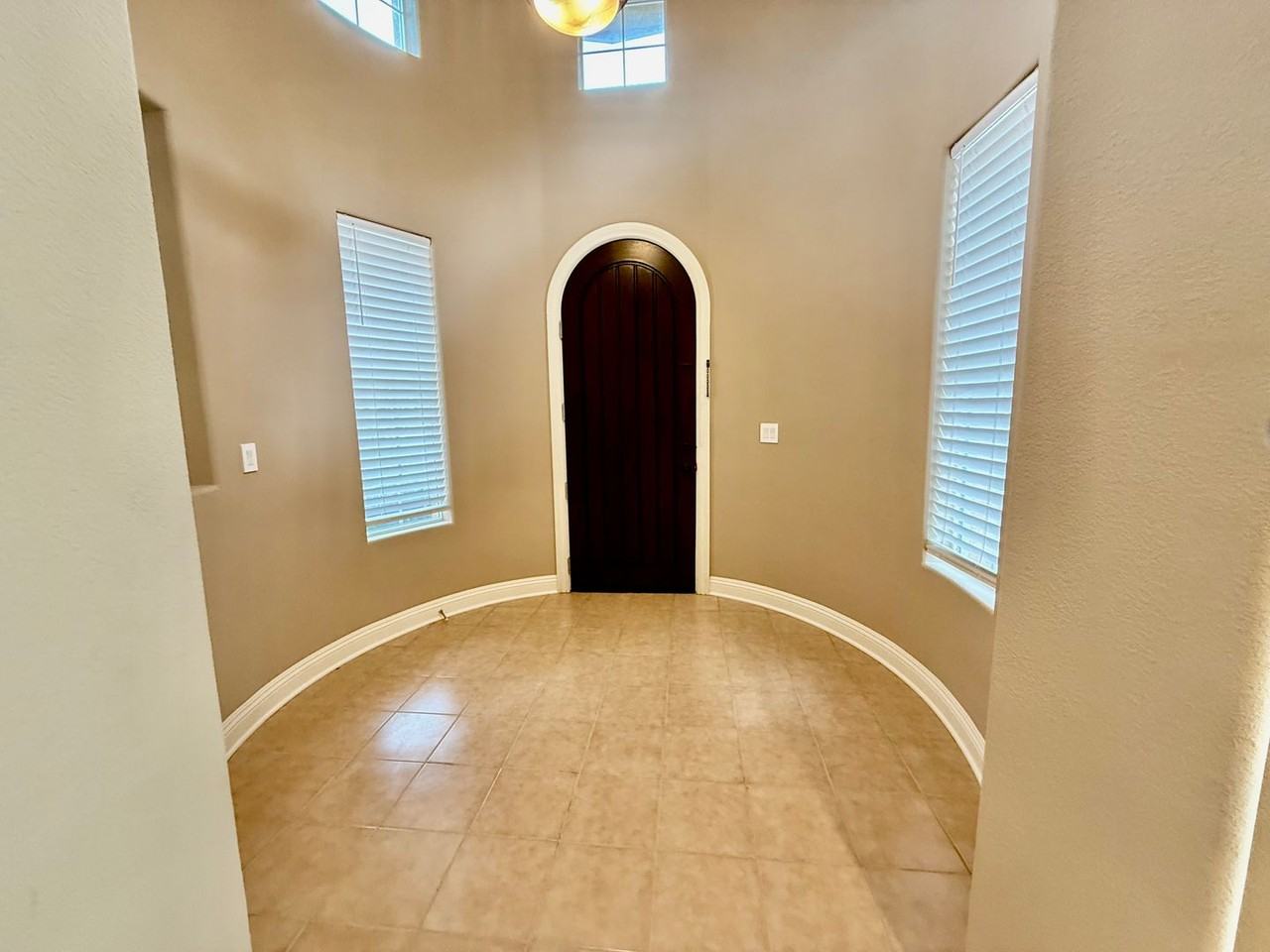 8702 Pasatiempo Cir - Photo 3 of 27