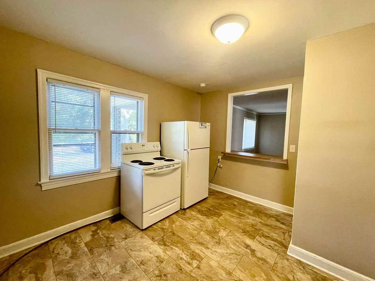 3044 Kennedy St - Photo 2 of 7