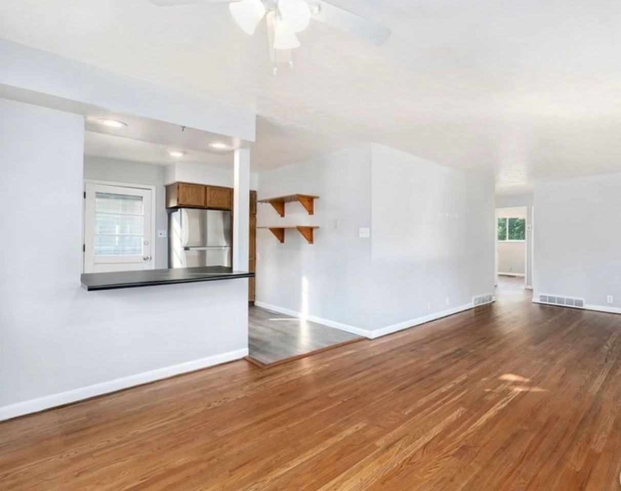 1837 Homer Dr - Photo 5 of 16