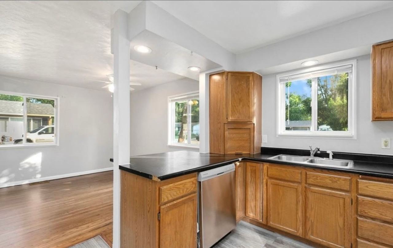 1837 Homer Dr - Photo 7 of 16