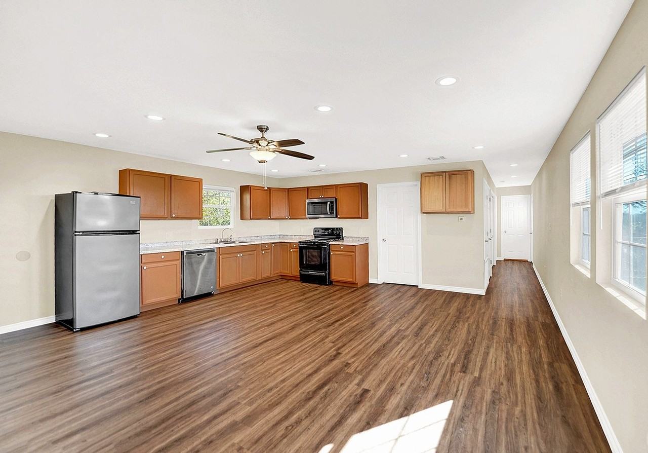 207 Oakwood Loop - Photo 3 of 6