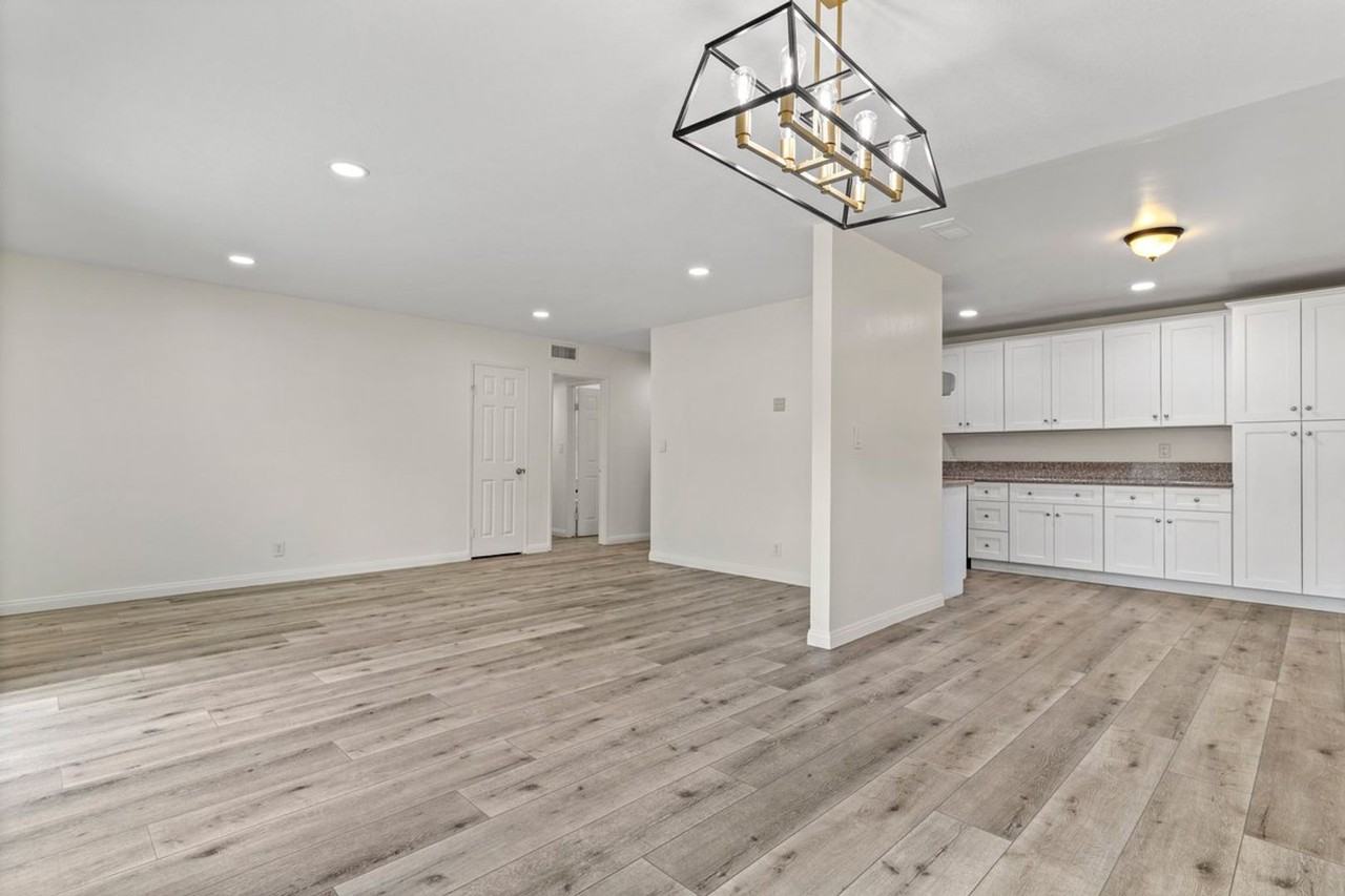 27508 Vilna Ave - Photo 3 of 21