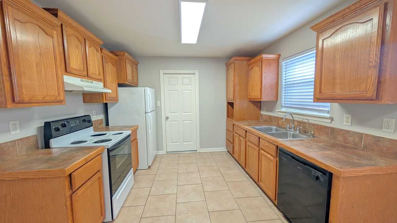 22937 Monte Alto Ct - Photo 4 of 12