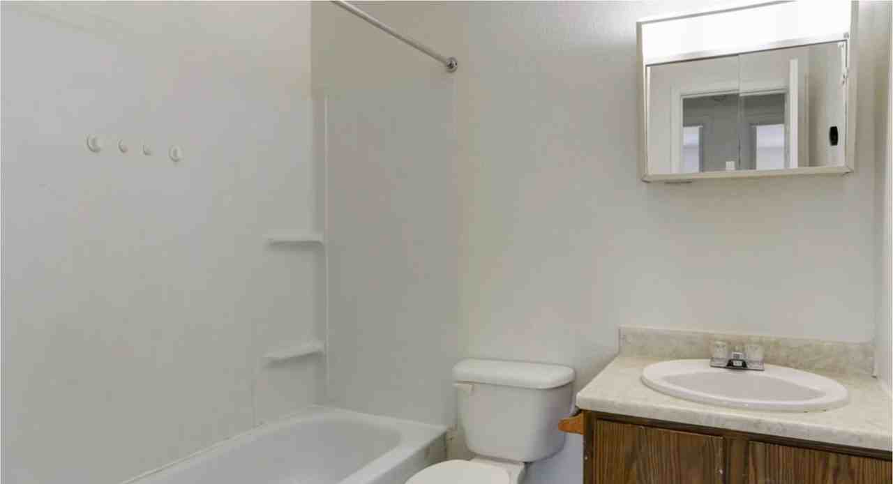 FARMINGTON  HILLS - Photo 2 of 17