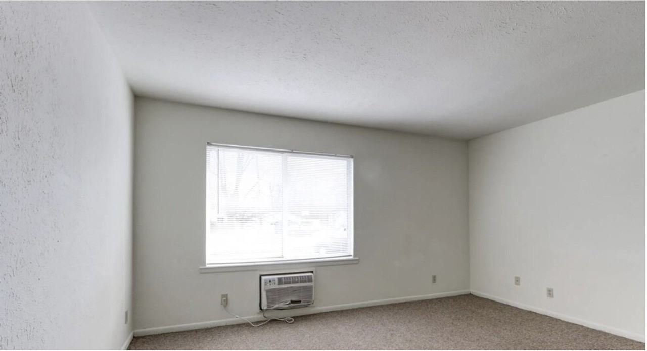 FARMINGTON  HILLS - Photo 5 of 17