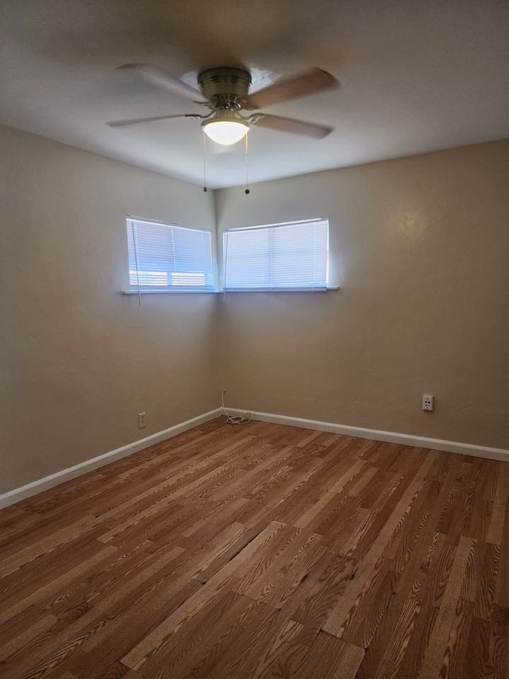 1210 Oregon St #4 - Photo 7 of 9