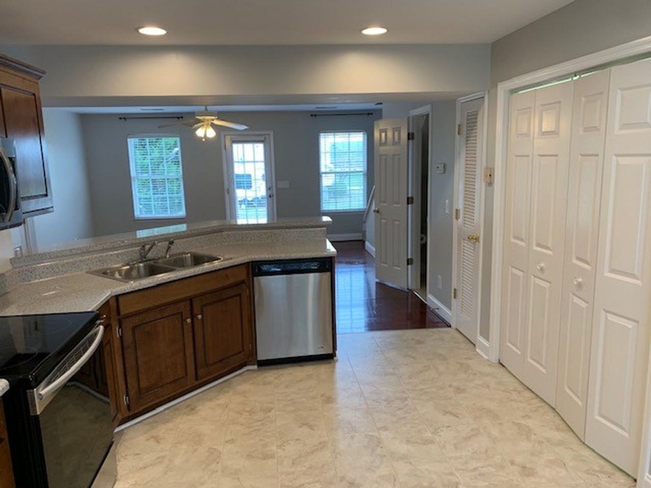 1926 Fletcher Rd NW - Photo 4 of 8