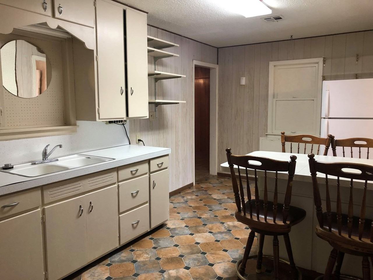 329 East Cottonwood Avenue - Photo 3 of 10