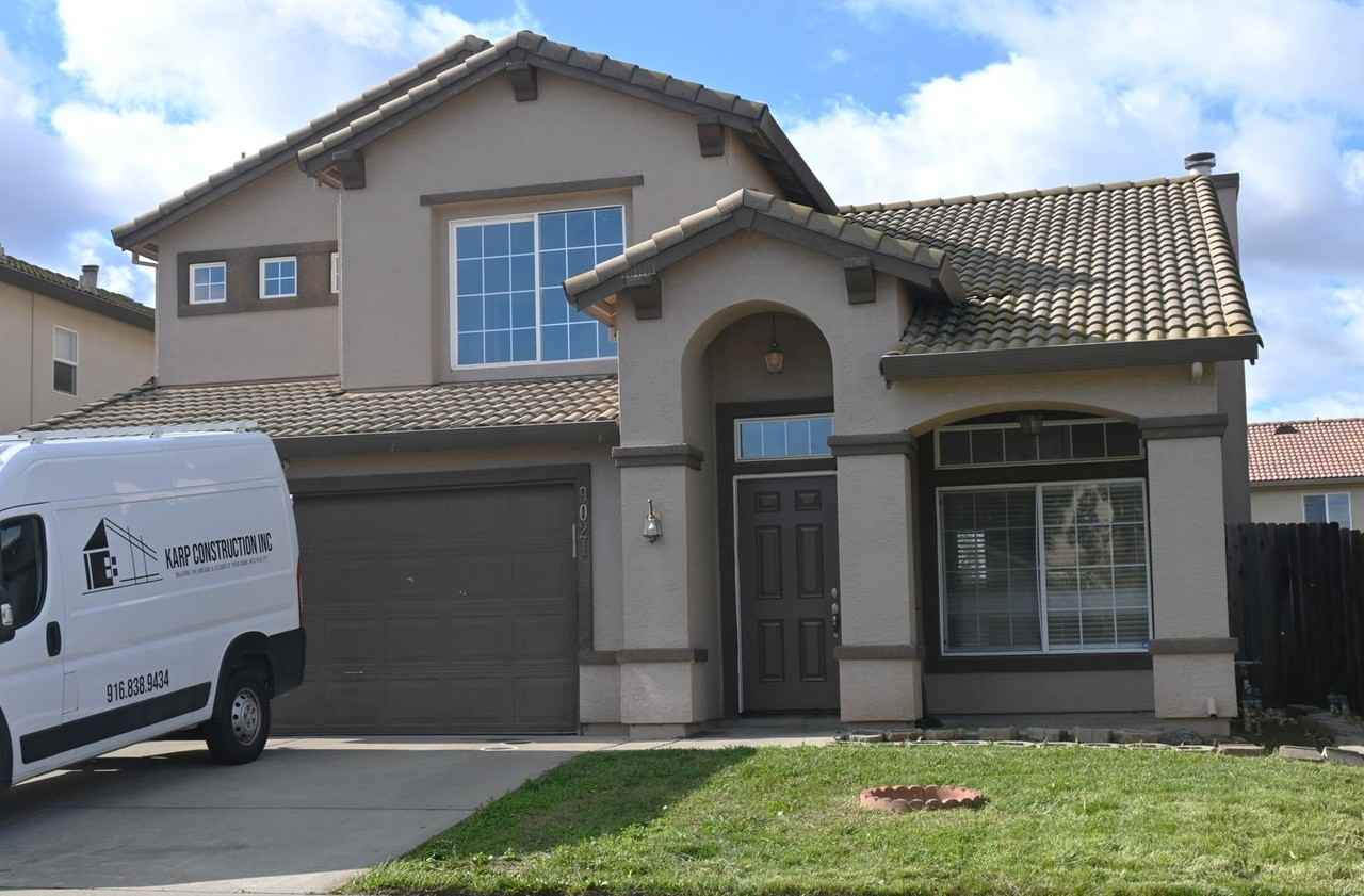 9021 Devon Crest Way - Photo 2 of 33