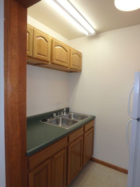 1113 Paquin St - Photo 2 of 26