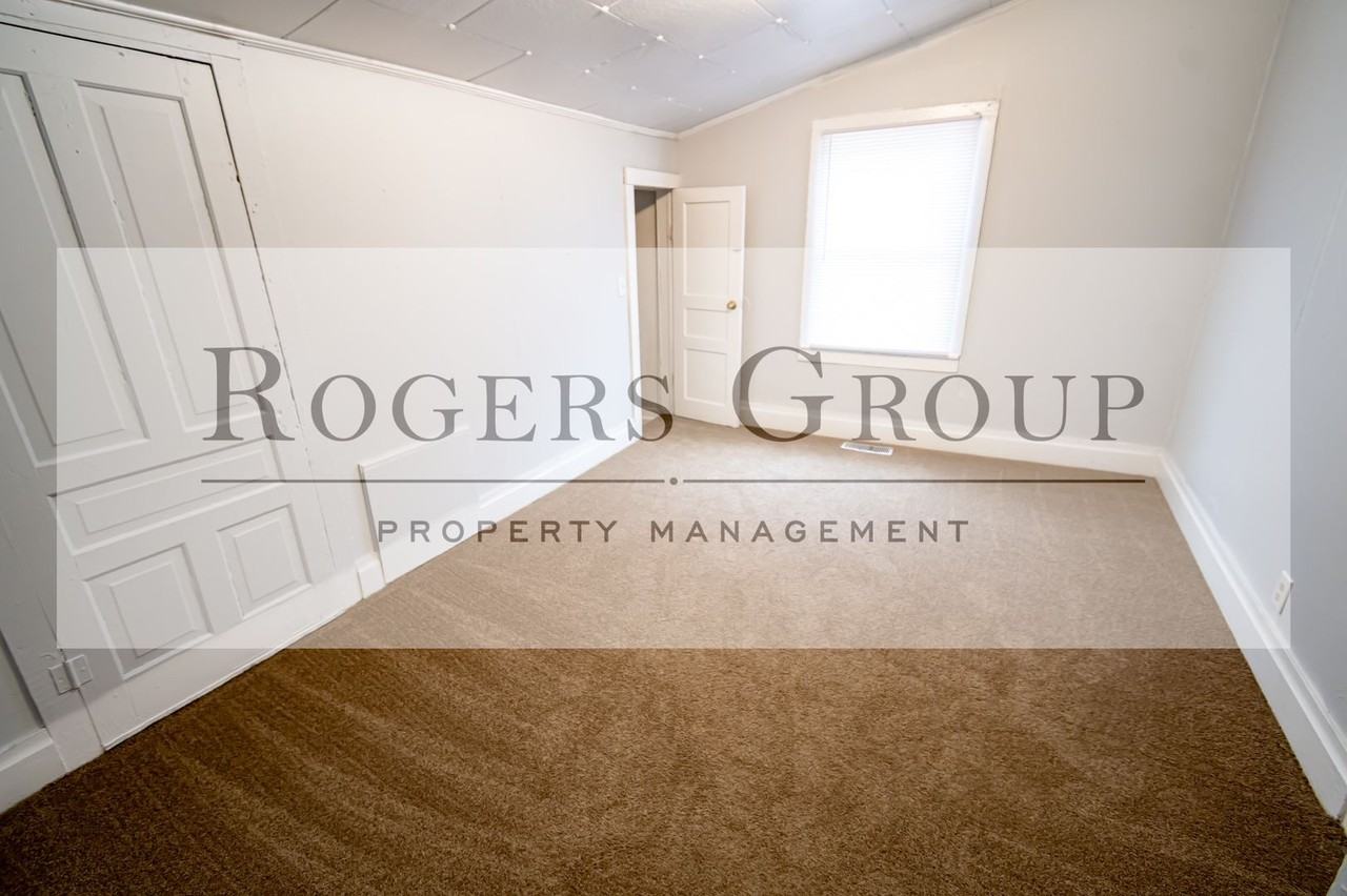 433 Alexander Ave - Photo 5 of 8