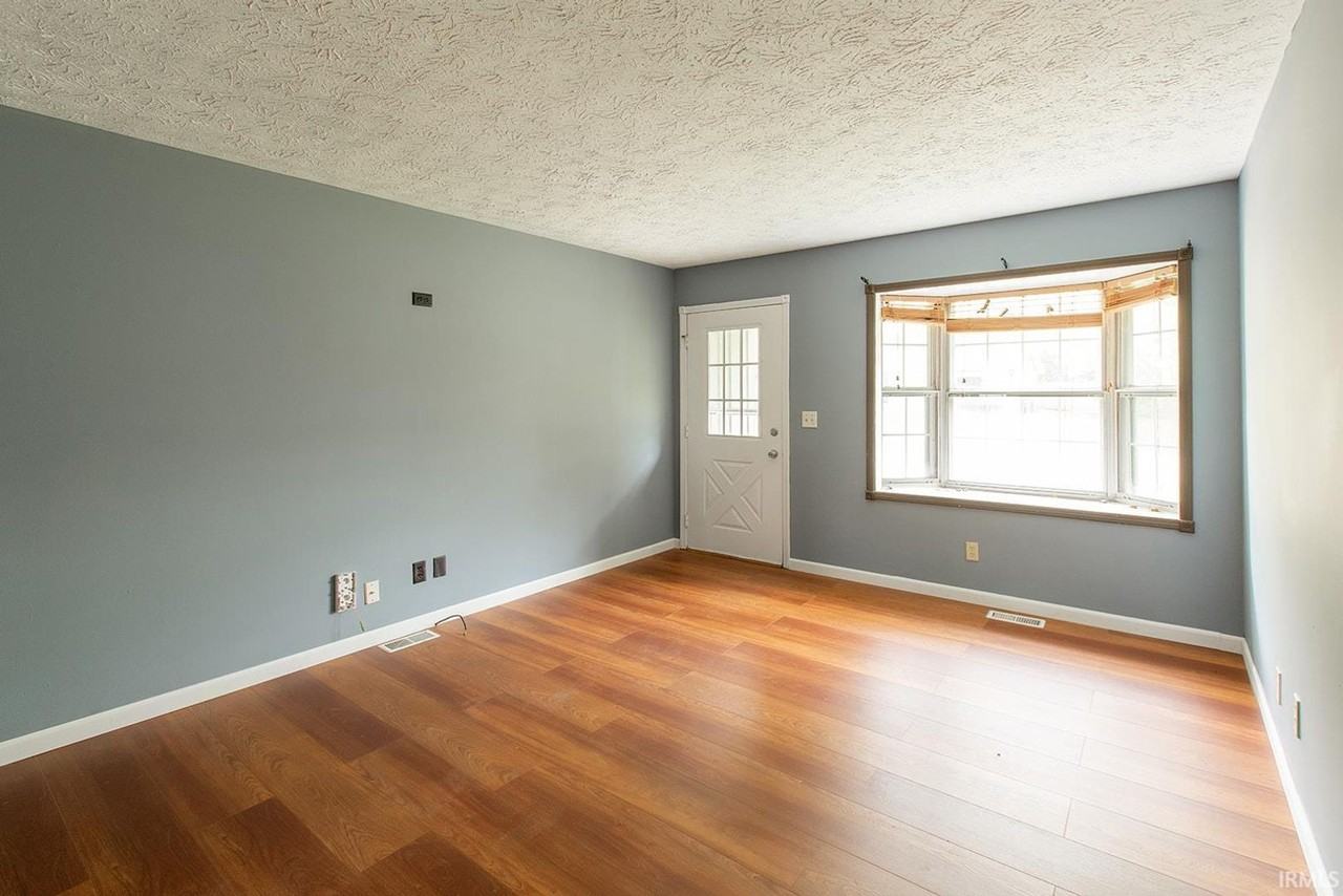 1708 Mason Dixon Dr S - Photo 2 of 21