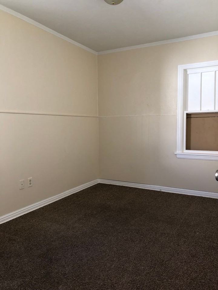 307 Danberry Street - Photo 4 of 10