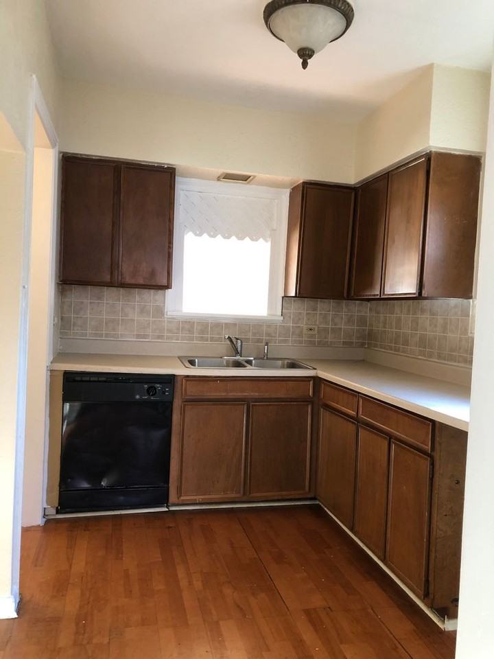 307 Danberry Street - Photo 6 of 10