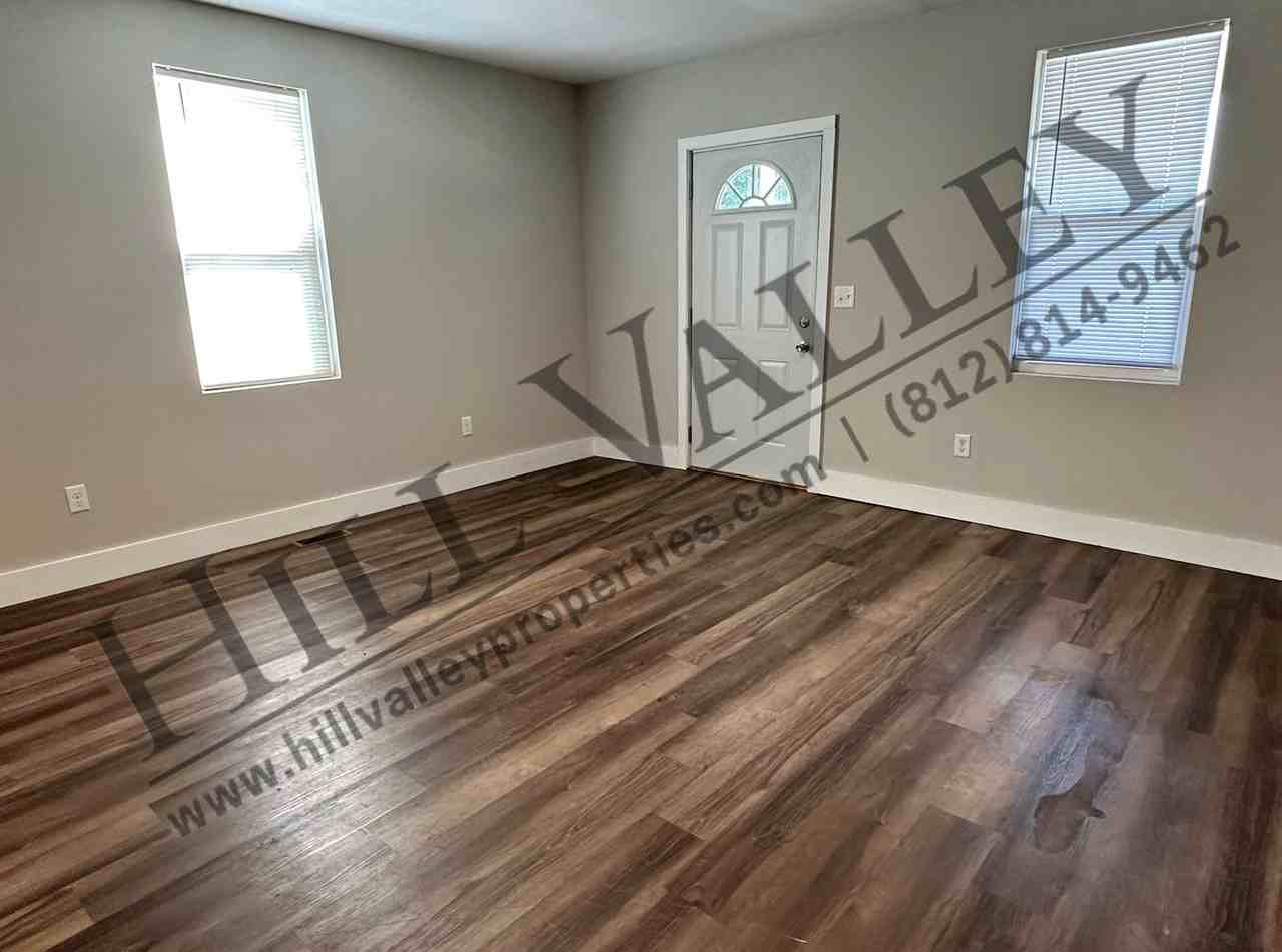 918 S 4th St - Photo 3 of 13