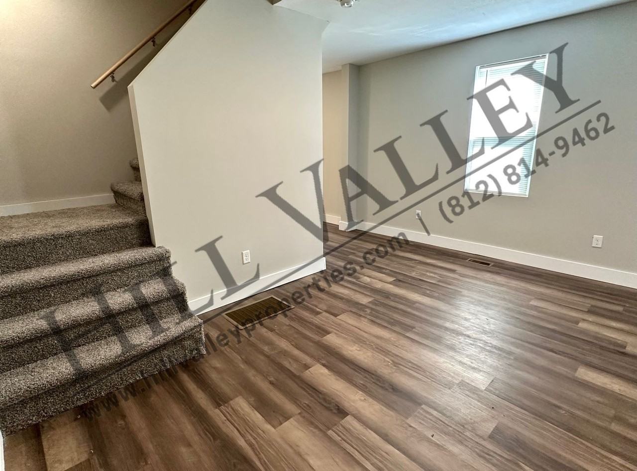 918 S 4th St - Photo 5 of 13