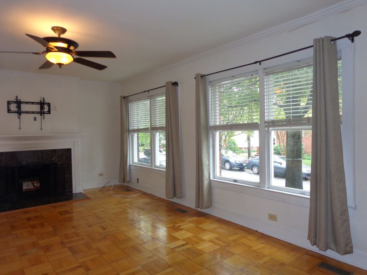 944 Harrington Ave - Photo 3 of 32