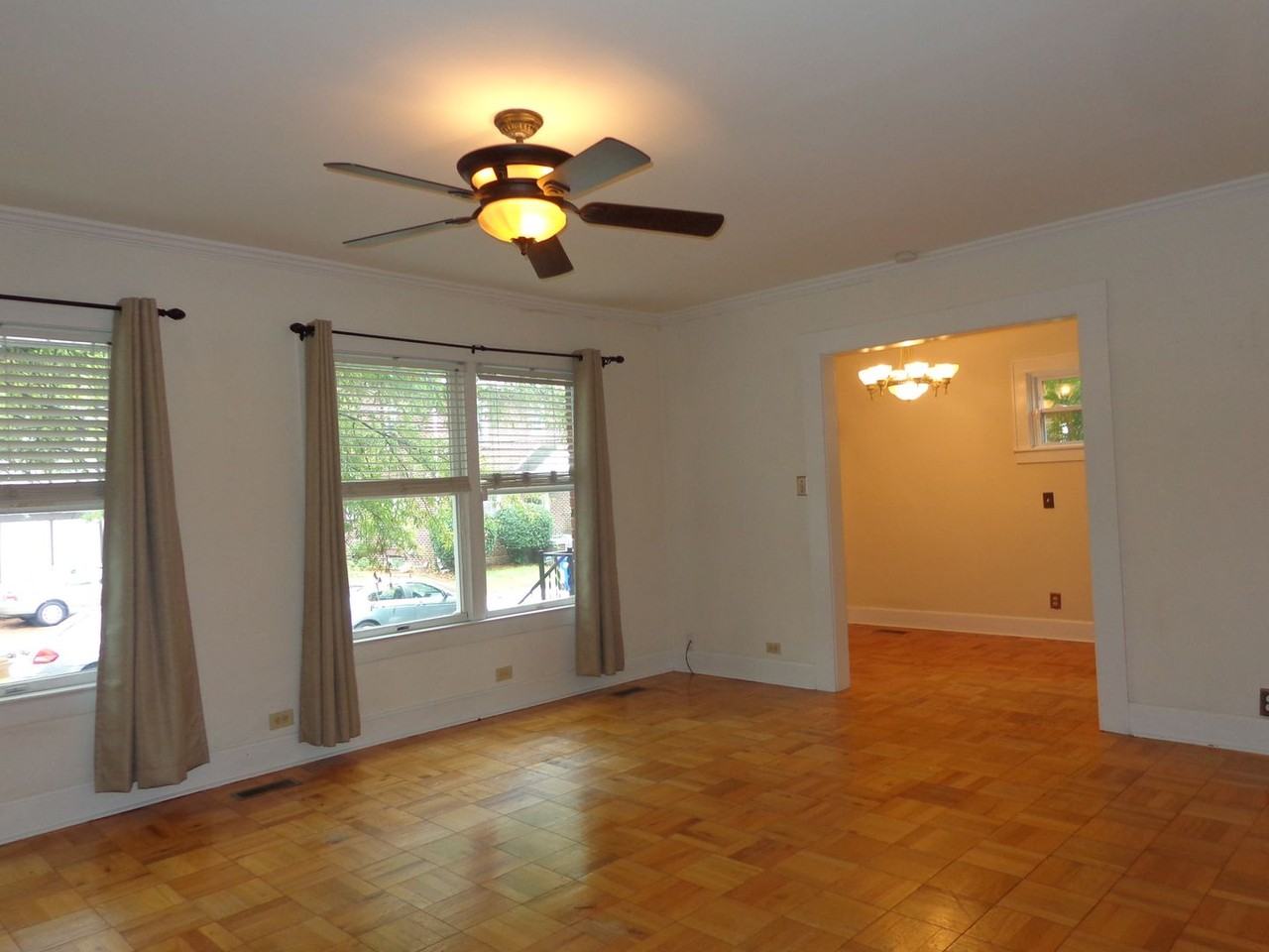 944 Harrington Ave - Photo 5 of 32