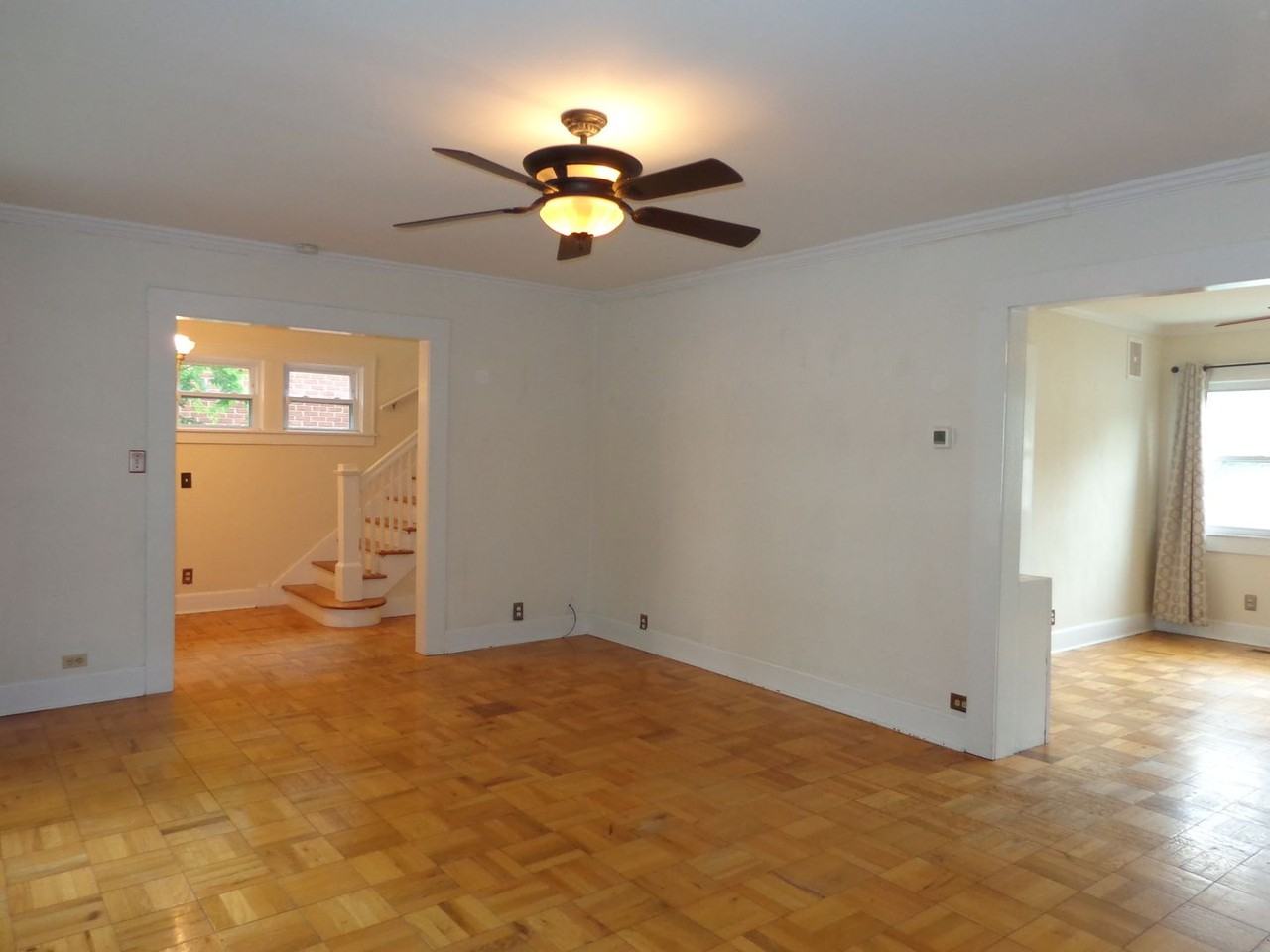 944 Harrington Ave - Photo 6 of 32