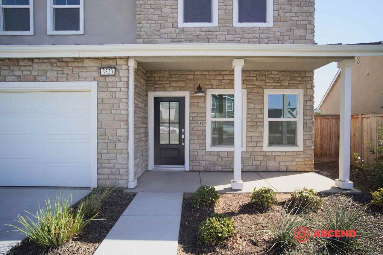 3320 Rustic Woods Lane - Photo 2 of 21