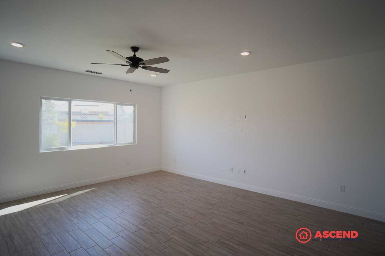 3320 Rustic Woods Lane - Photo 5 of 21