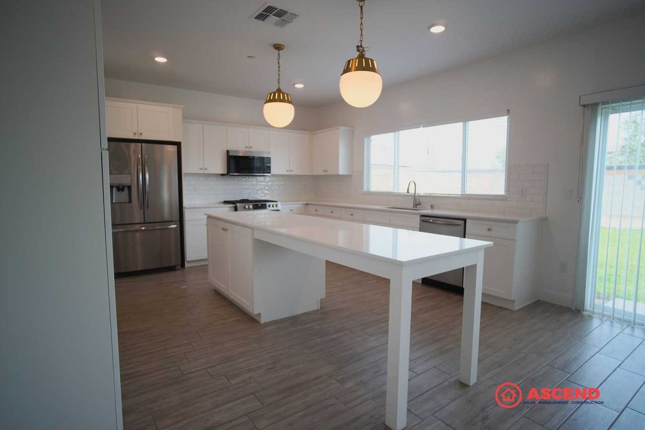 3320 Rustic Woods Lane - Photo 7 of 21