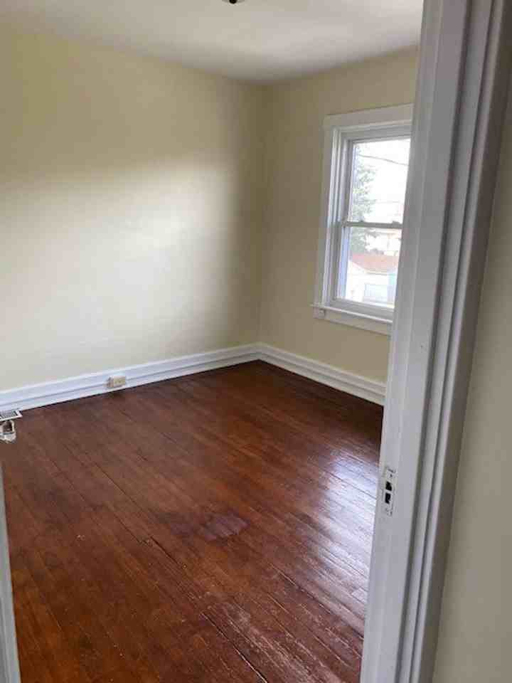 321 Carroll St - Photo 4 of 13