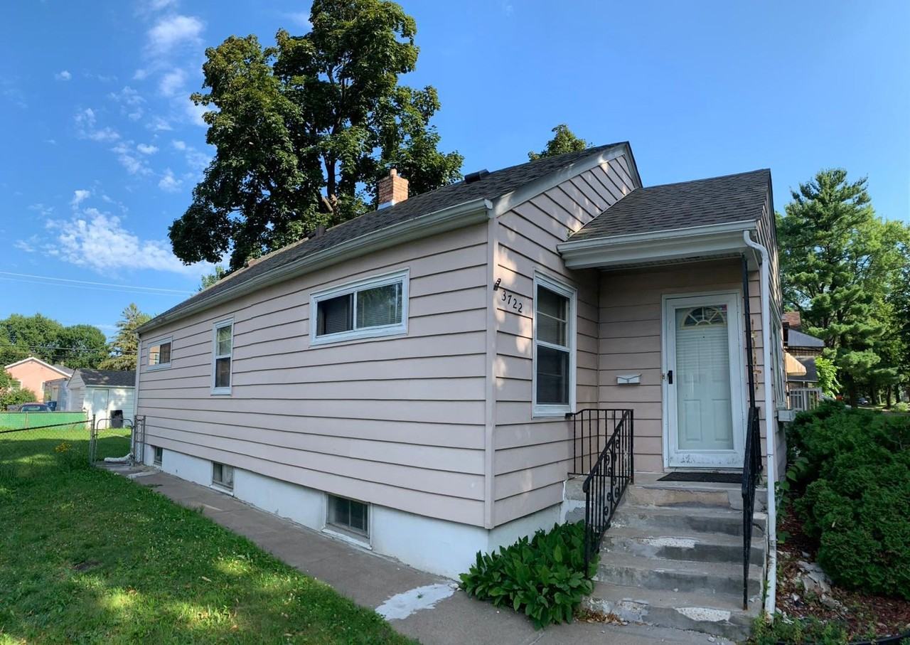 3722 Queen Ave N - Photo 4 of 11