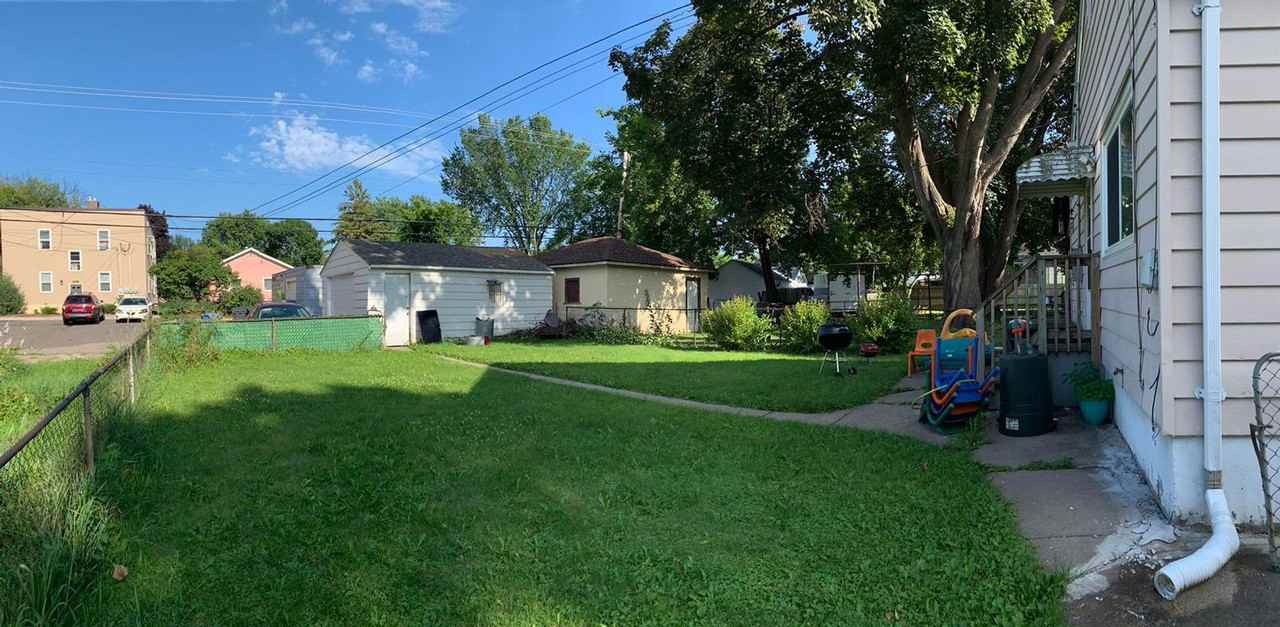 3722 Queen Ave N - Photo 6 of 11