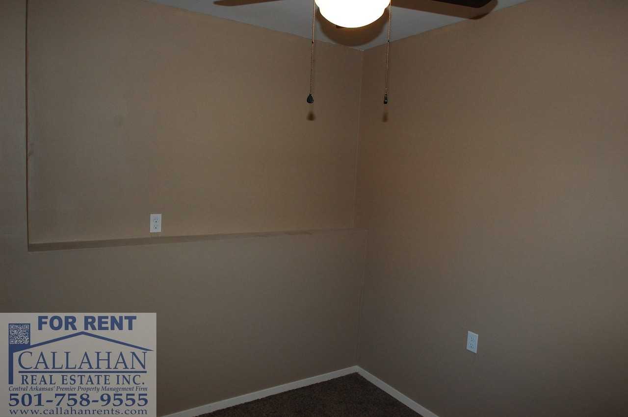 1408 W 58th St - Photo 3 of 27