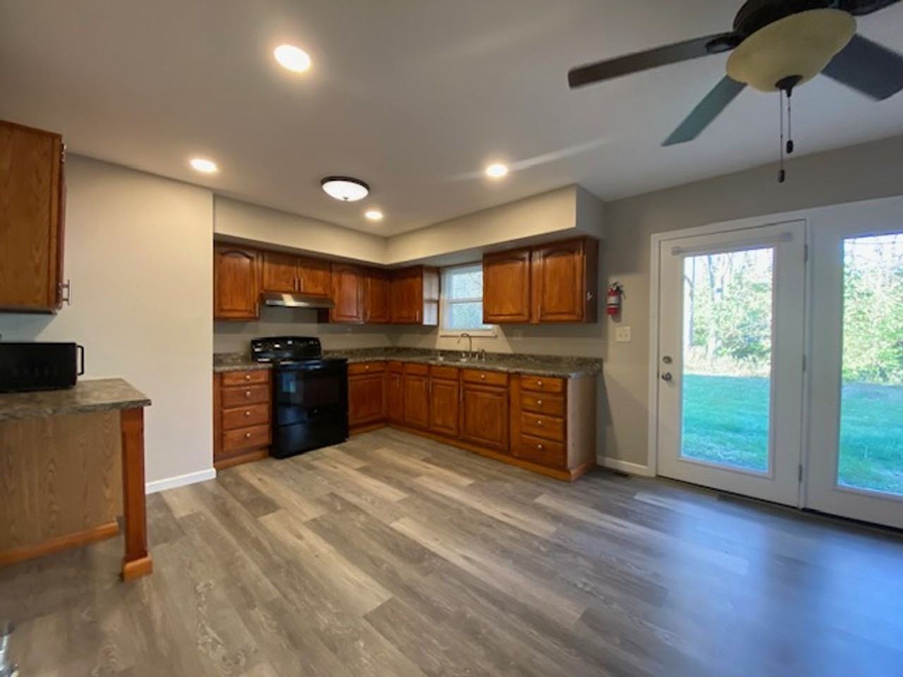 3323 Upper Valley Pike - Photo 2 of 14