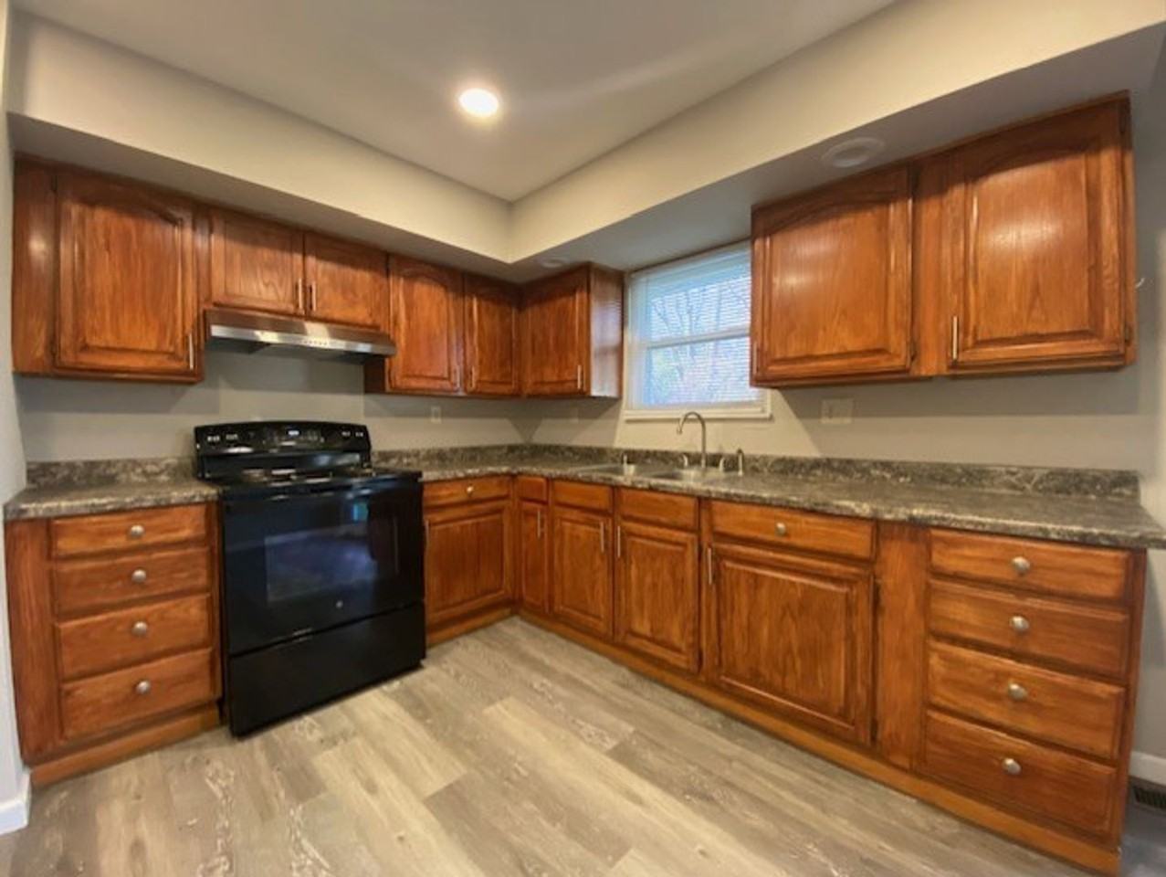 3323 Upper Valley Pike - Photo 3 of 14