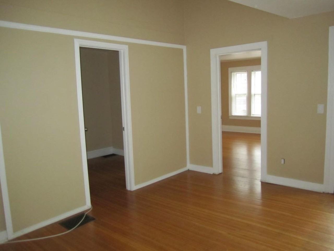 166 Benton St - Photo 5 of 23