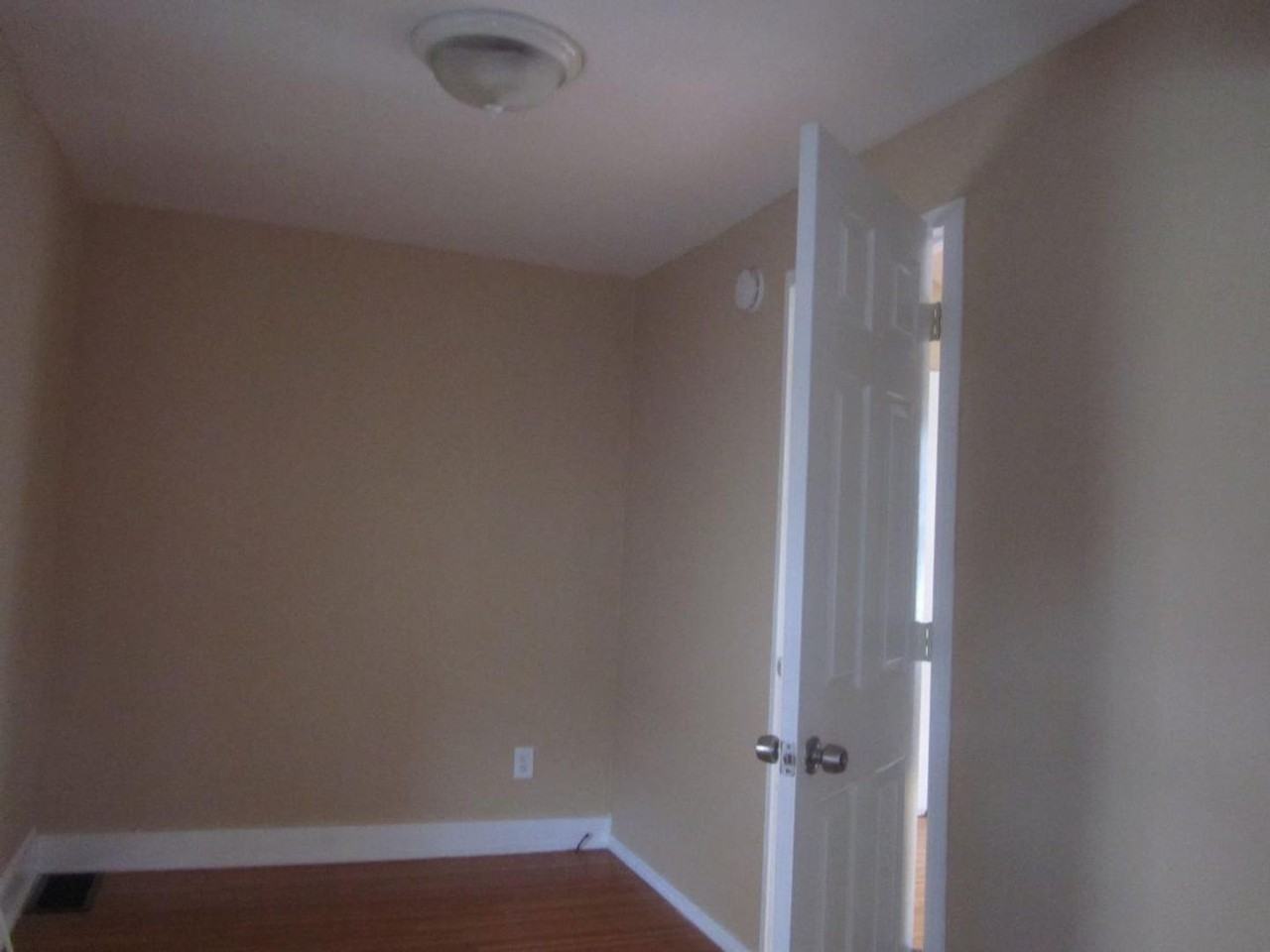 166 Benton St - Photo 6 of 23