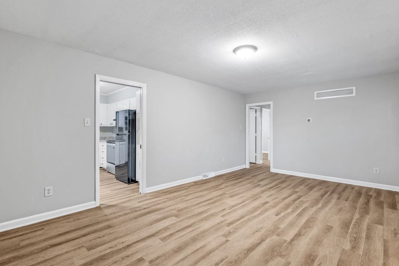 1050 Knox Road - Photo 3 of 26