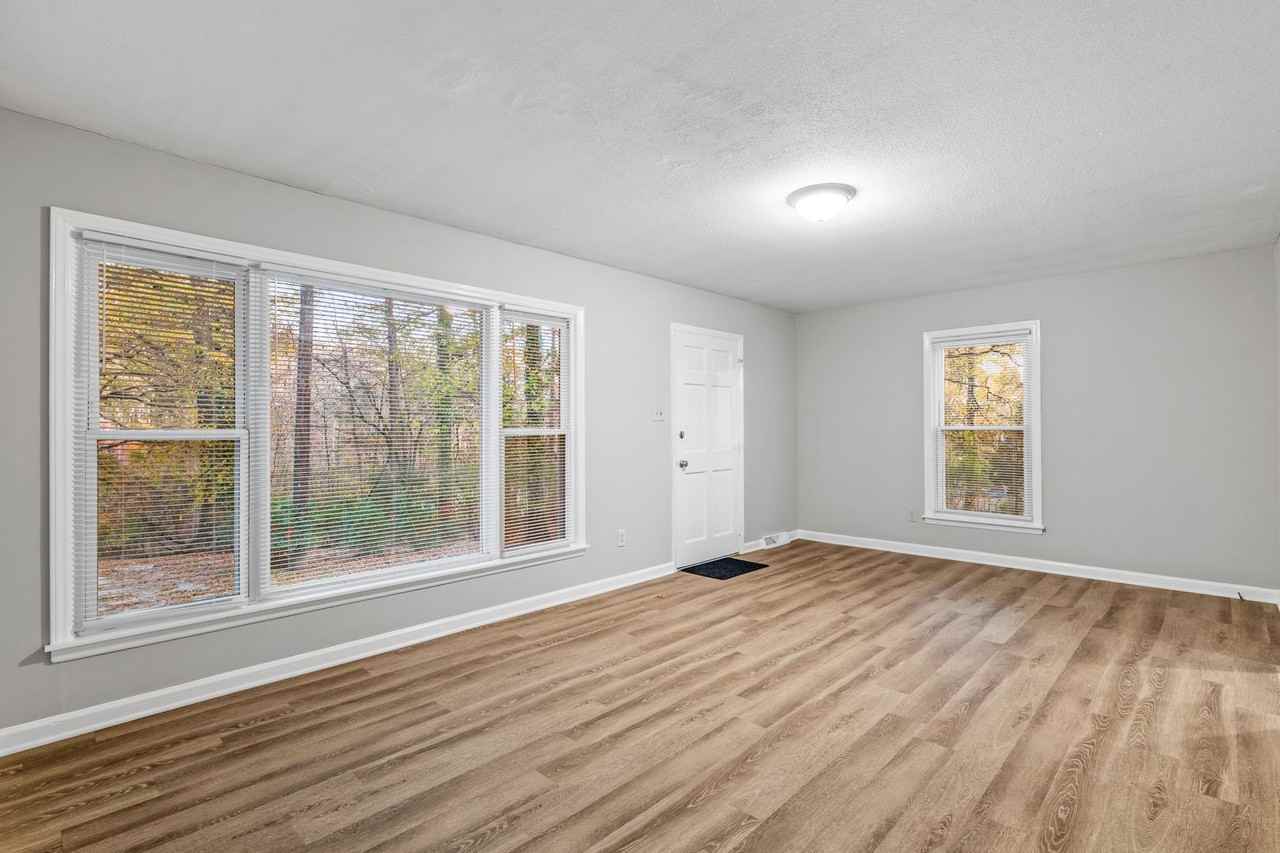 1050 Knox Road - Photo 5 of 26