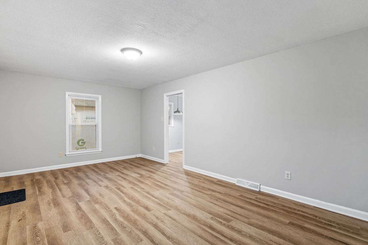 1050 Knox Road - Photo 6 of 26