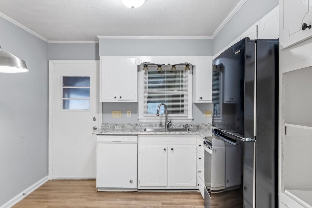 1050 Knox Road - Photo 7 of 26