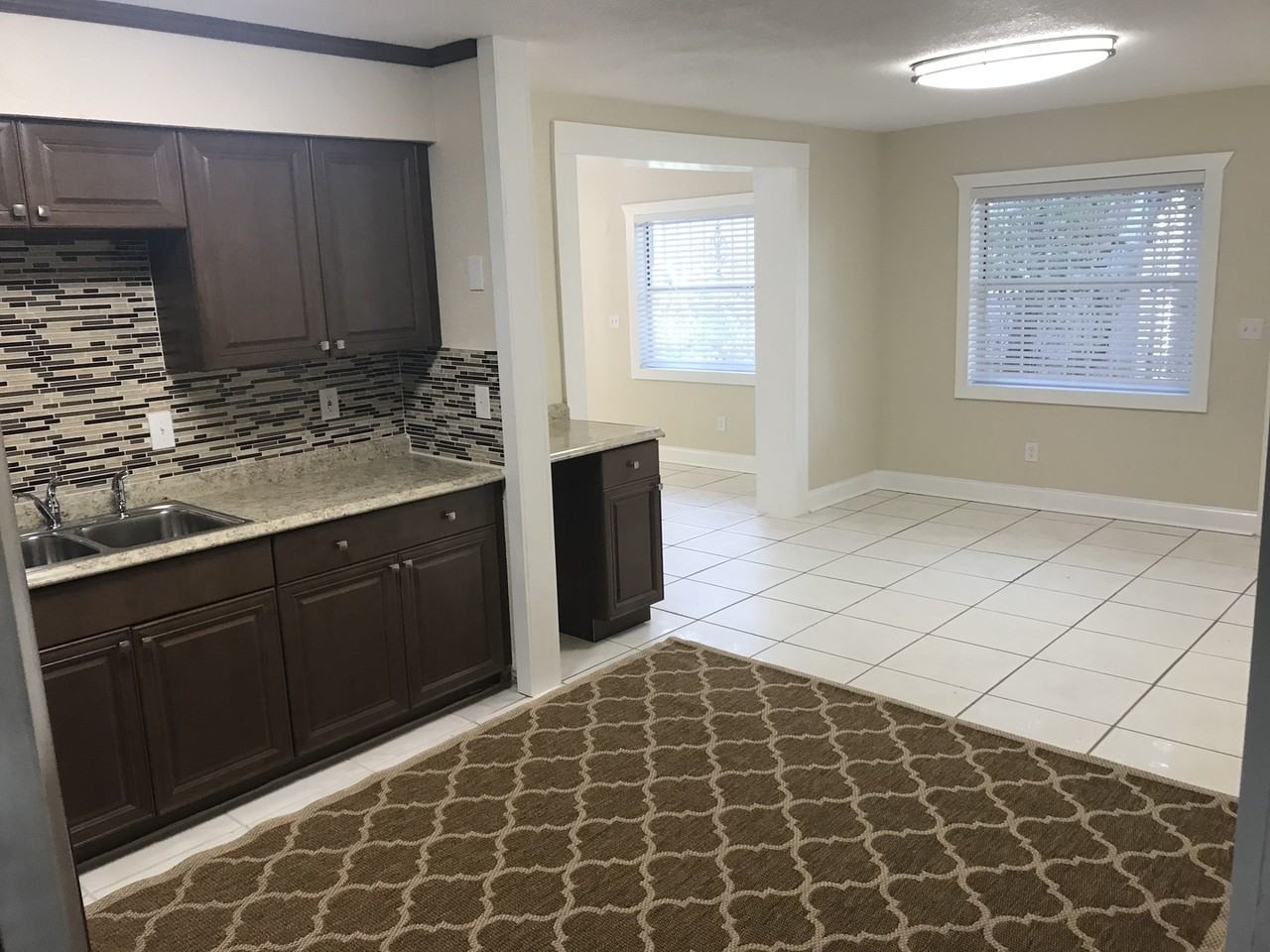 2114 W Grace St - Photo 3 of 21