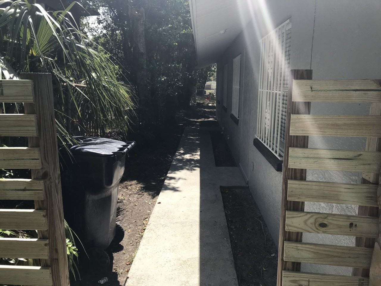 2114 W Grace St - Photo 5 of 21