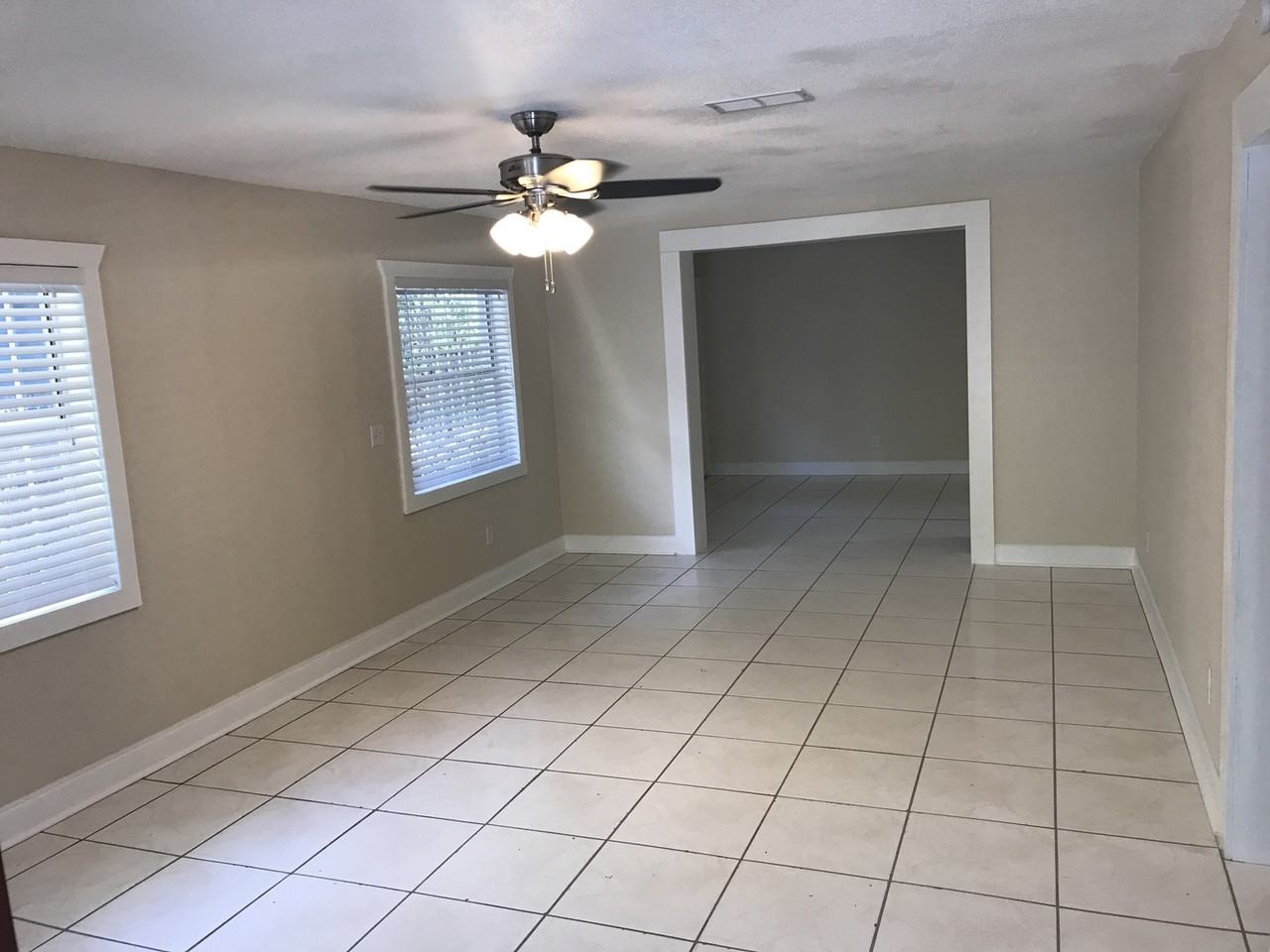 2114 W Grace St - Photo 6 of 21