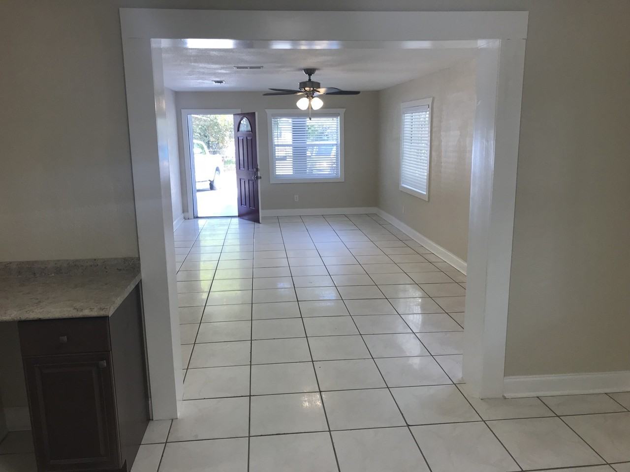 2114 W Grace St - Photo 7 of 21