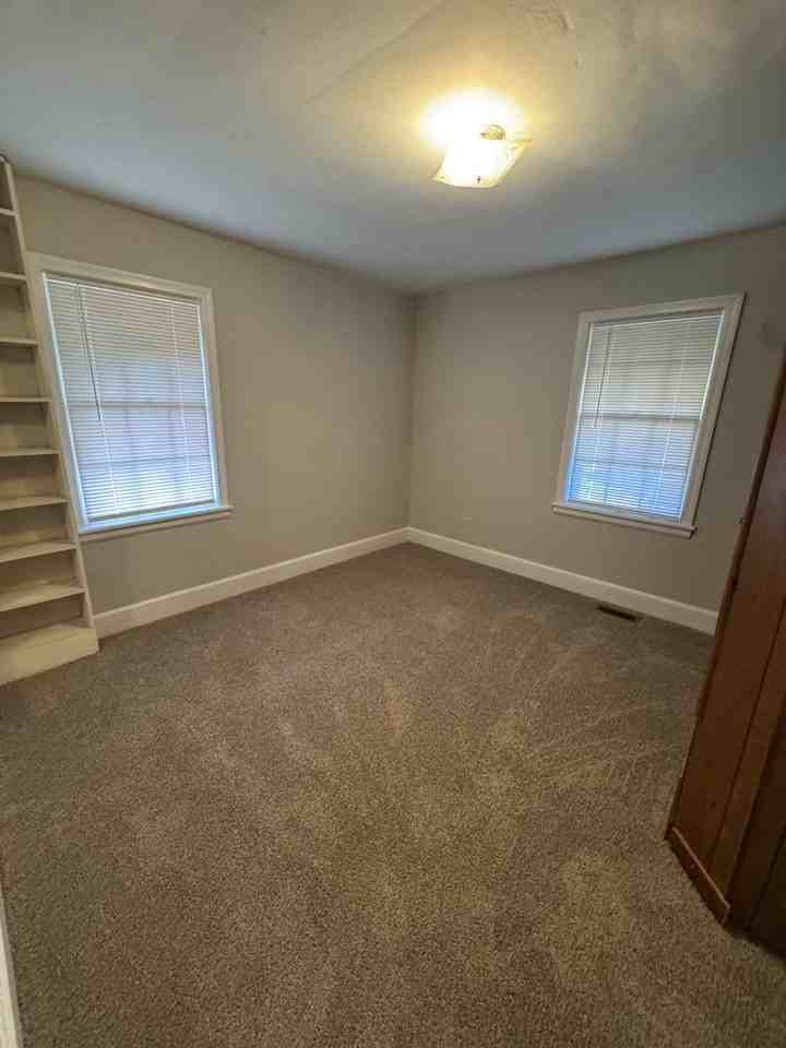 1004 Maplewood Avenue - Photo 3 of 13