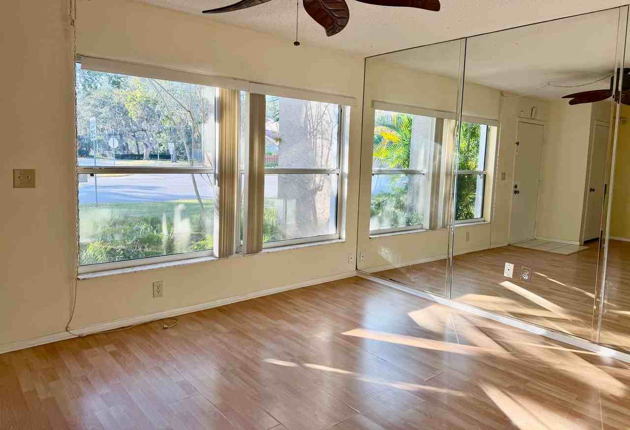 14604 Pine Glen Cir - Photo 2 of 16