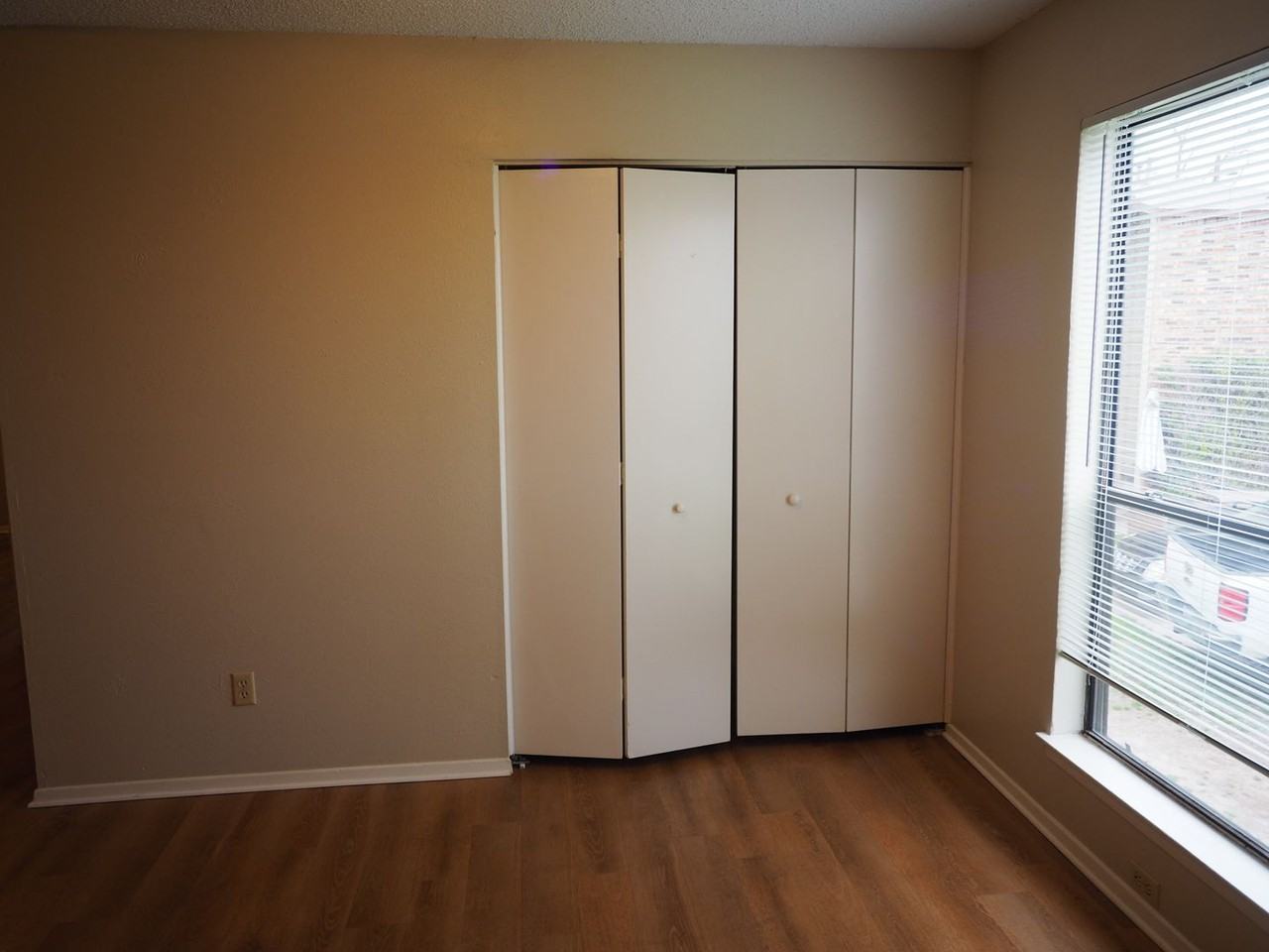 11300 Nicole Cv Apt D - Photo 7 of 14