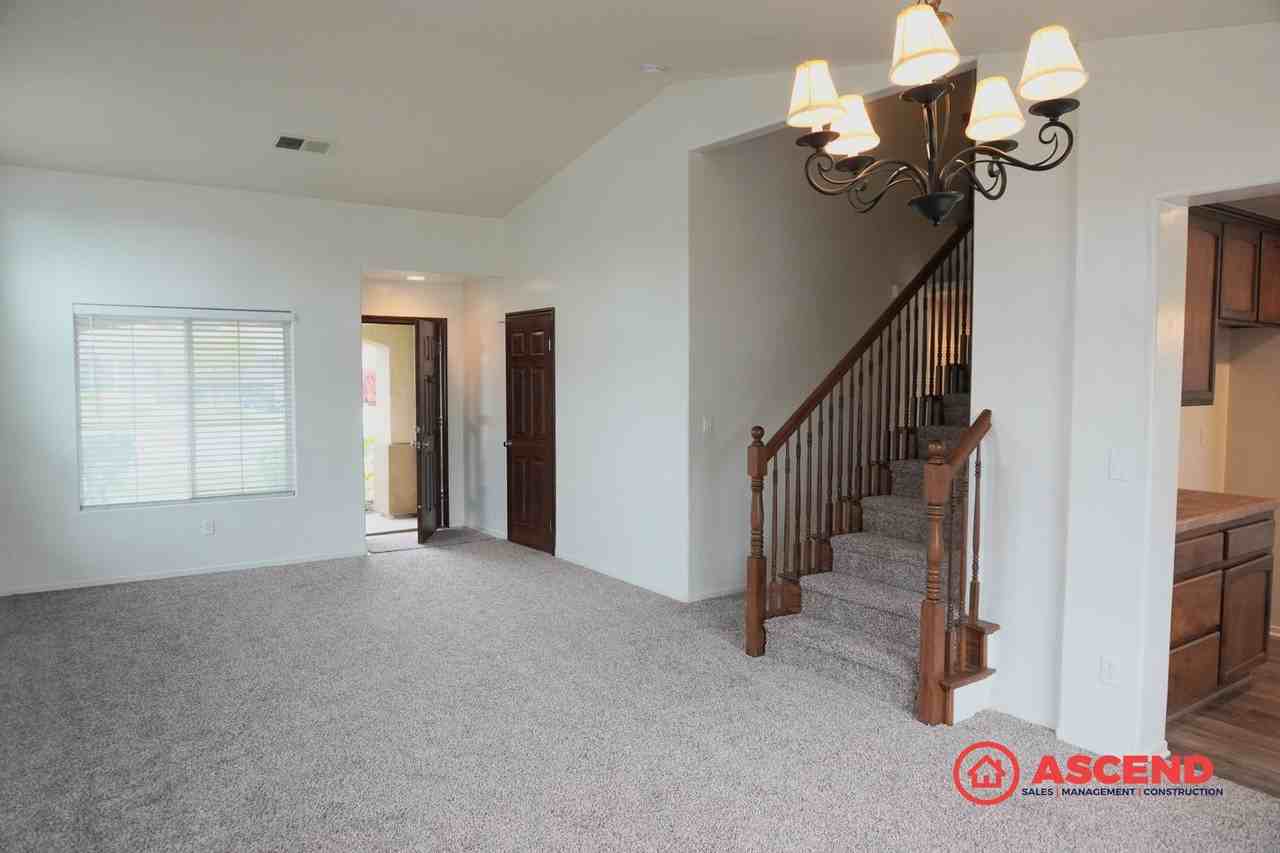 9105 Rockaway Beach Court - Photo 3 of 20