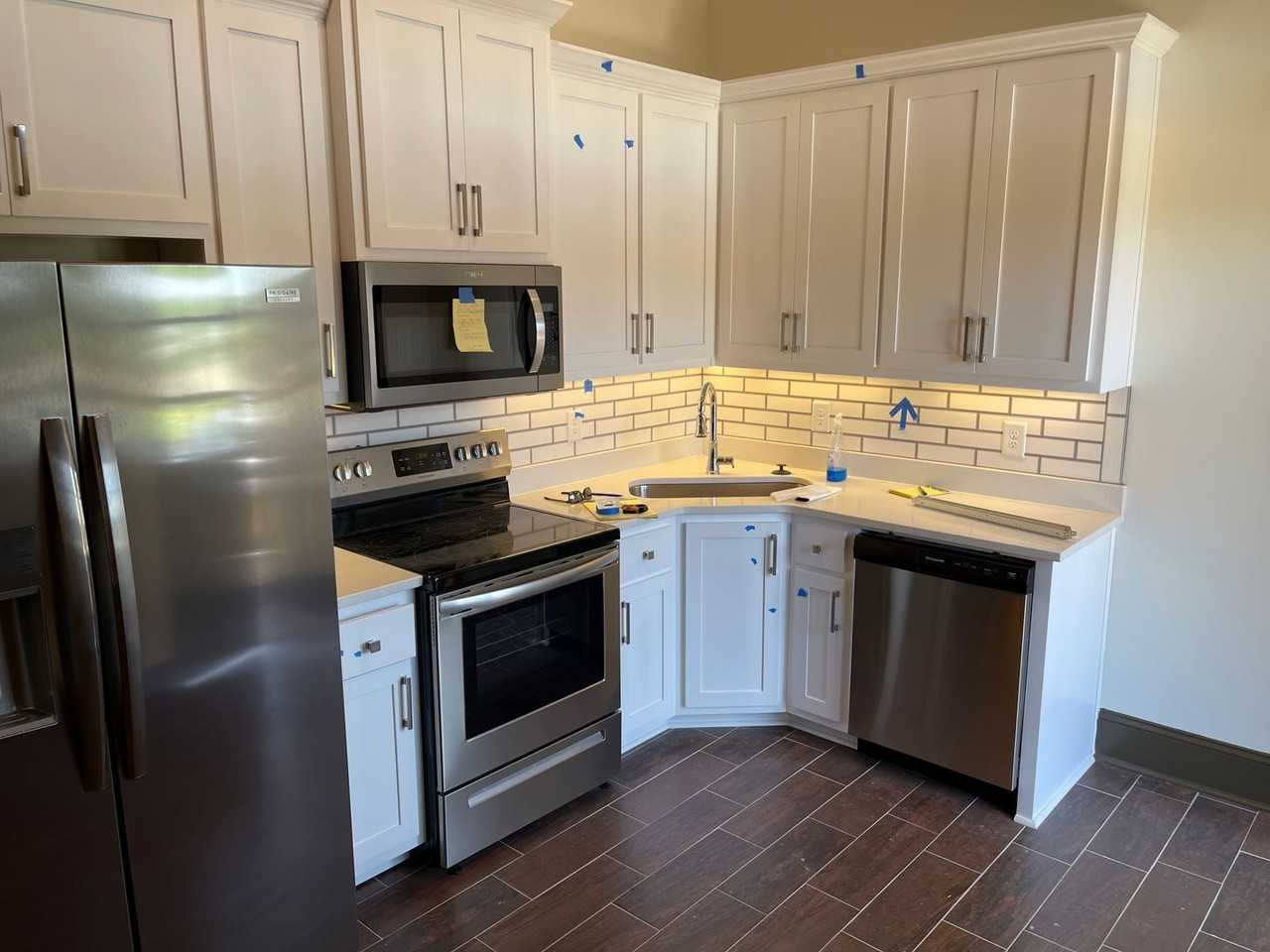 903 Avenue a #110 - Photo 4 of 8