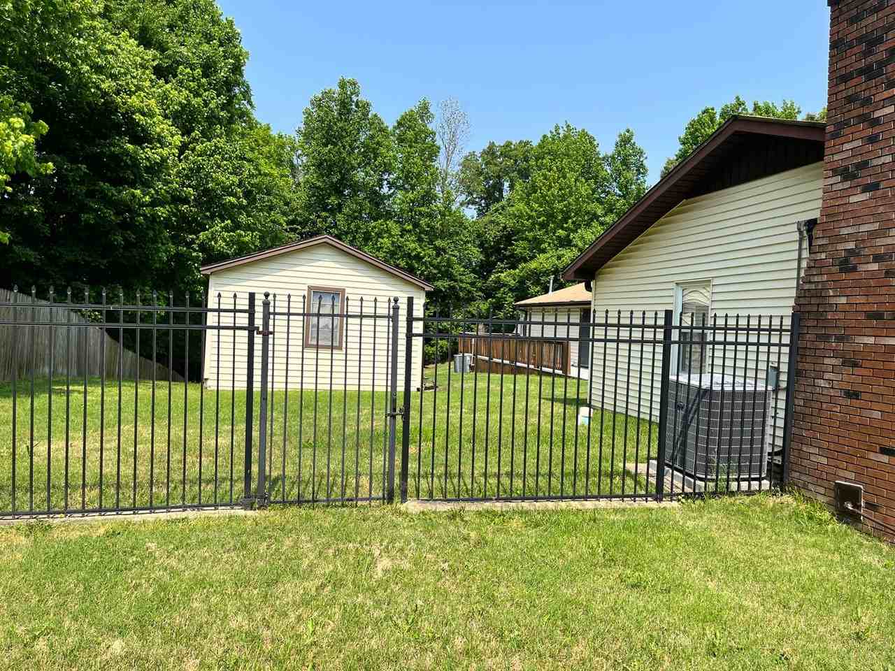 1305 Crigger Road - Photo 3 of 31